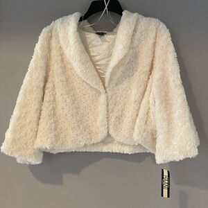 Plush Rose-Texture Cropped Jacket - Cream